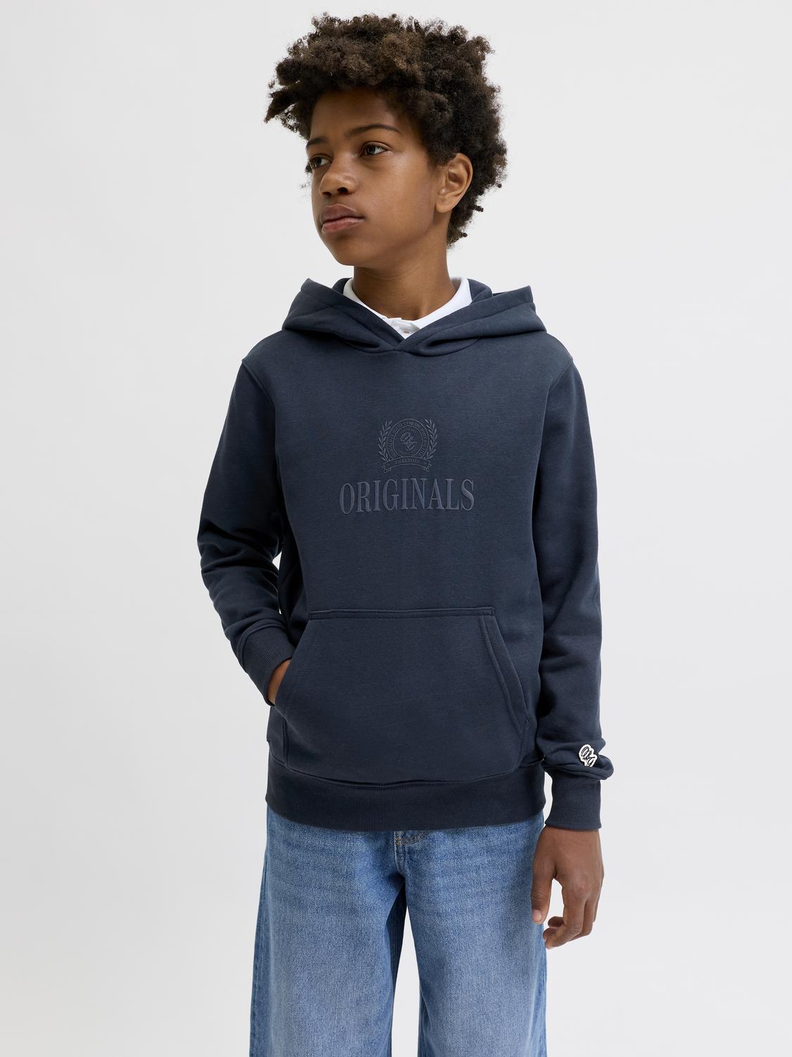 model_shot-front